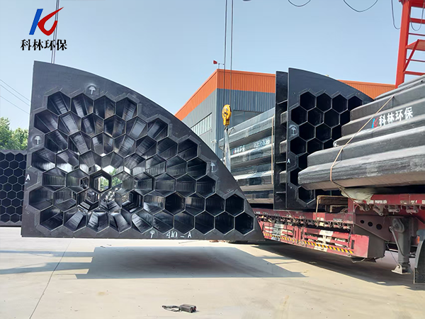 玻璃钢阳极管内表面粗糙度对除尘效率的影响